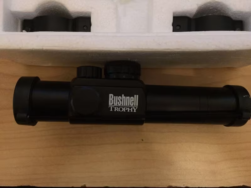BUSHNELL 1X28 TROPHY Red dot - Dürbün