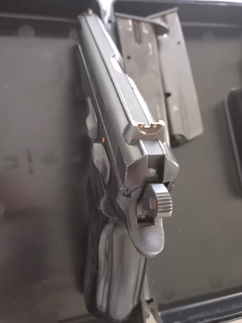 Temiz emekli polisten CZ 75 az kullanılmış