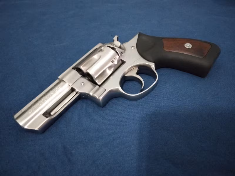 ÖZHAN Bey'e hayırlı Olsun - 357 Magnum RUGER GP100 - 3 inch namlu - Paslanmaz çelik + 100 adet Magnum mermisi