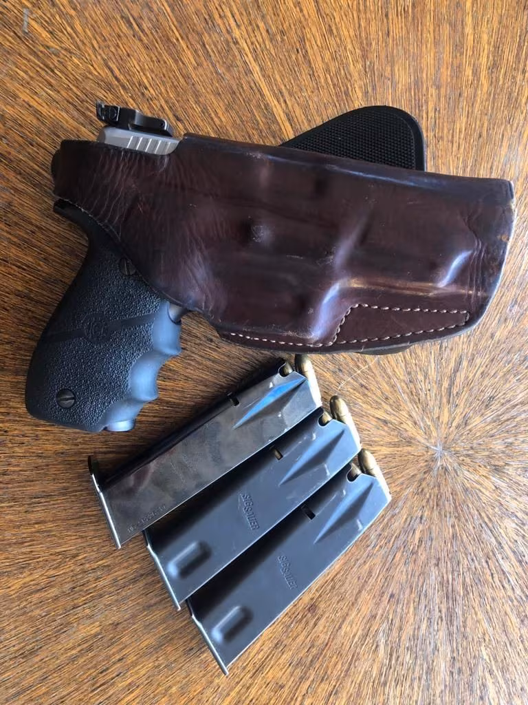 Alman yapımı, kendiliginden lazerli Sig Sauer P226