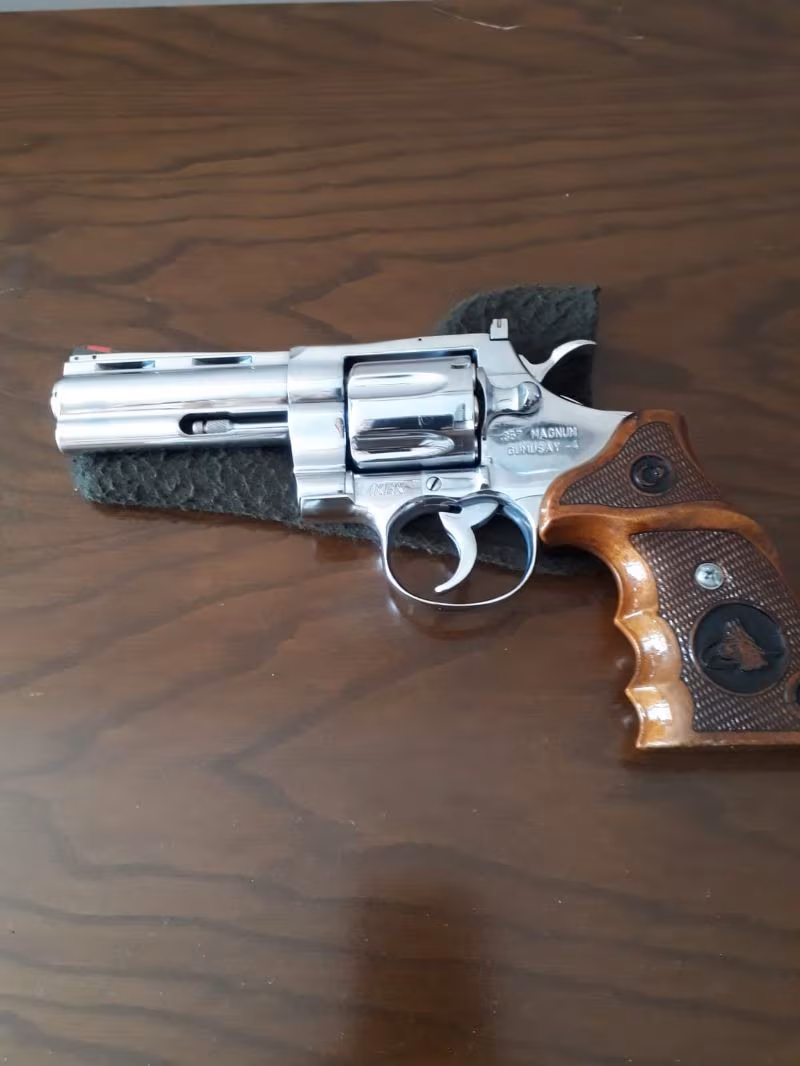 Emekli Askeri Personelden 4 İnç Gümüşay 357 Magnum