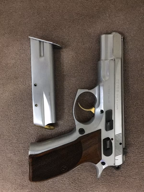 Emekli Polisten 9 mm CZ 75B 15+1tabanca