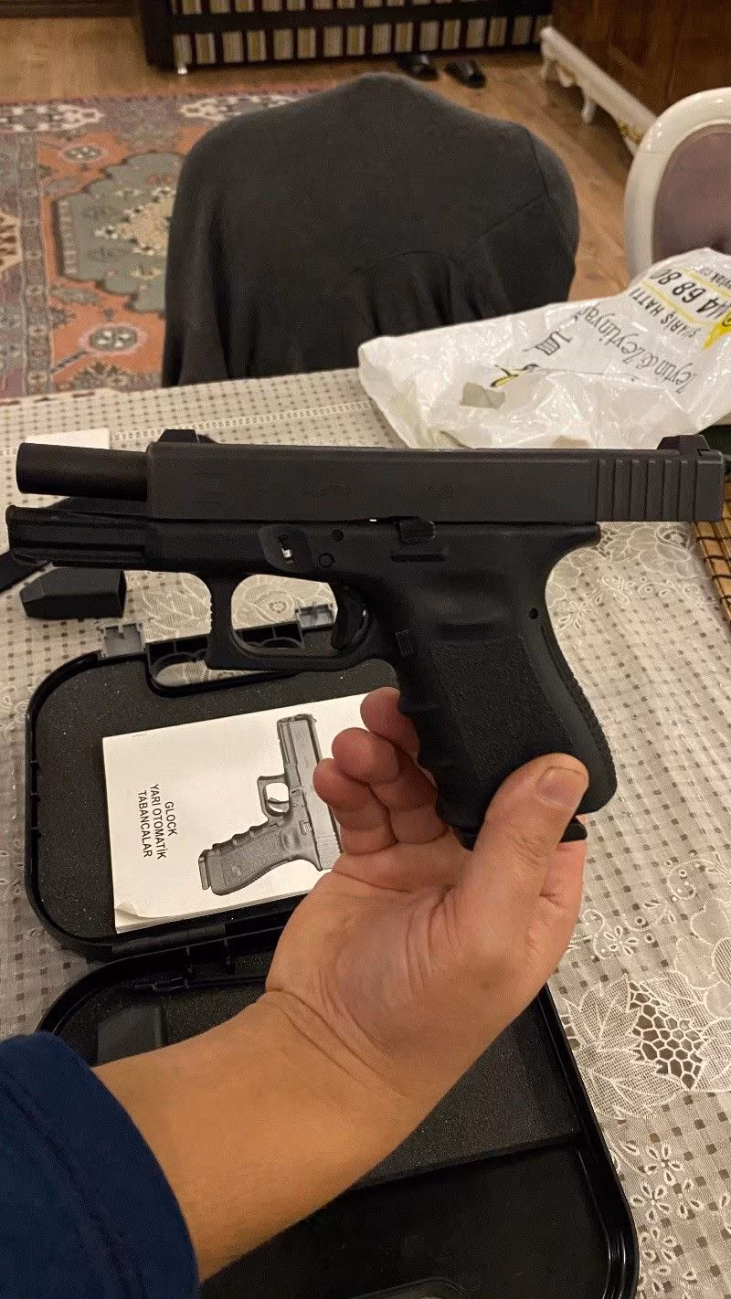 BAYANDAN 2 ŞARJÖR ATILMIŞ SIFIR AYARINDA GLOCK 19