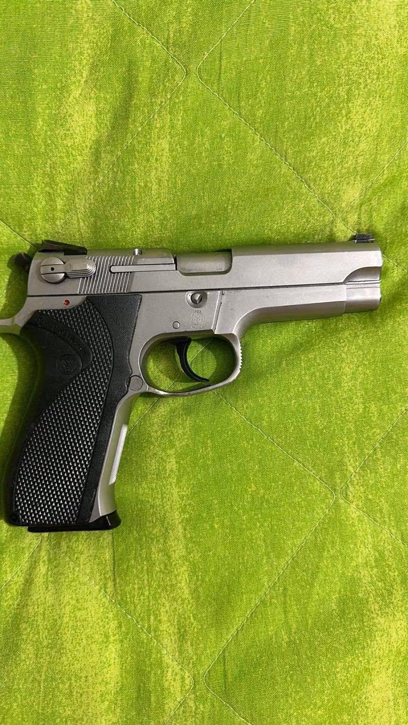 Smith & Wesson 5906 - Memurdan satılık. Temiz