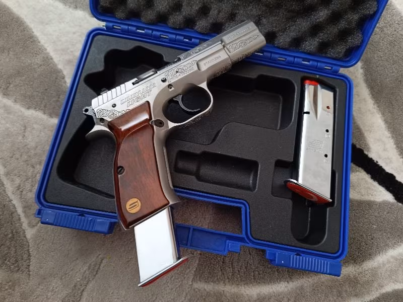 Sarsılmaz kılınç 2000 light gravürlü