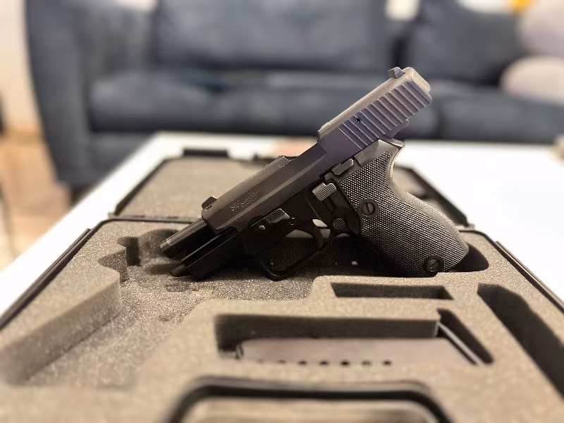 Bankacıdan sıg sauer P 225