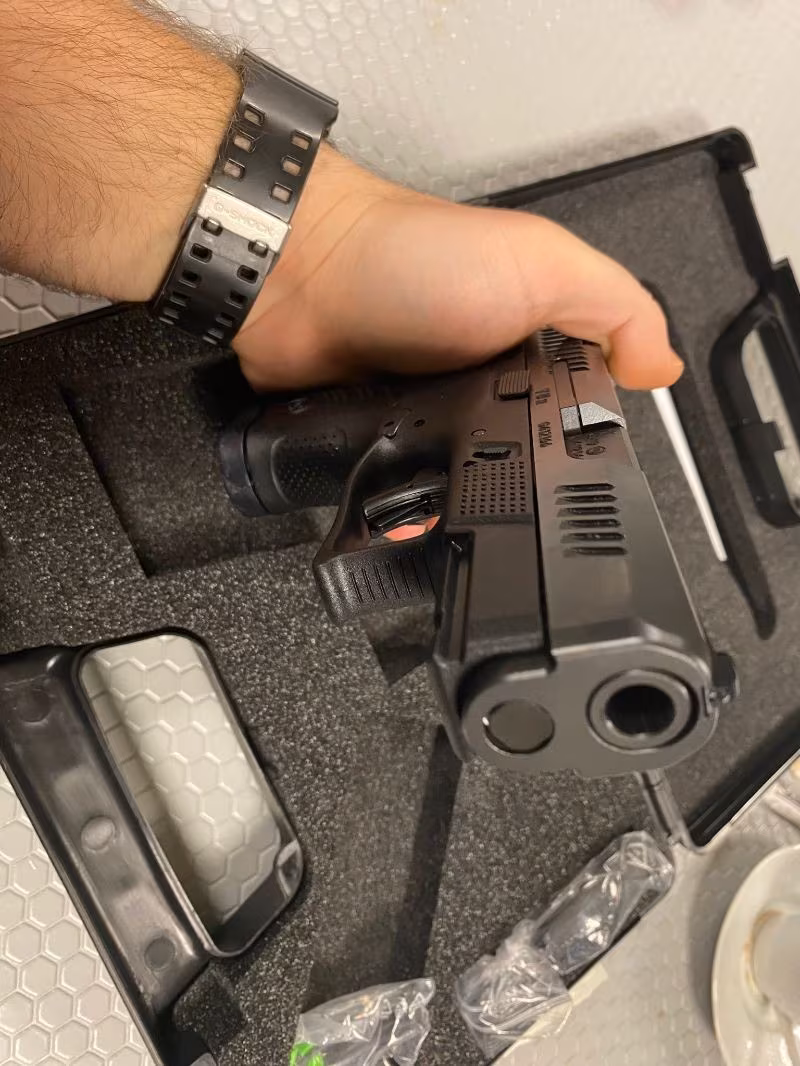 CZ P-10S COMPAK POLİMER AVRUPA TABANCA HAFİF BELİ YORMAZ ORJİNAL KUTUSUNDA TÜM APARATLARI MEVCUT