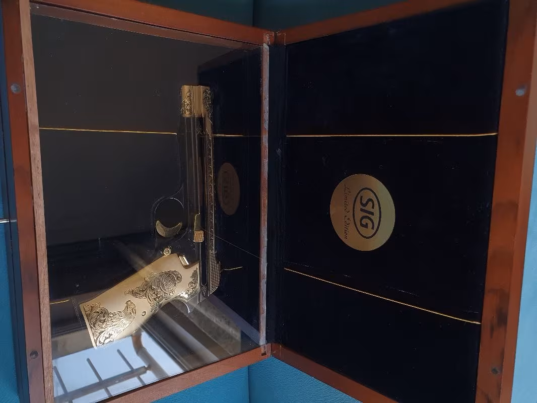 ÖZEL KOLEKSİYONLUK SIG SAUER P210 ALTIN KAPLAMA