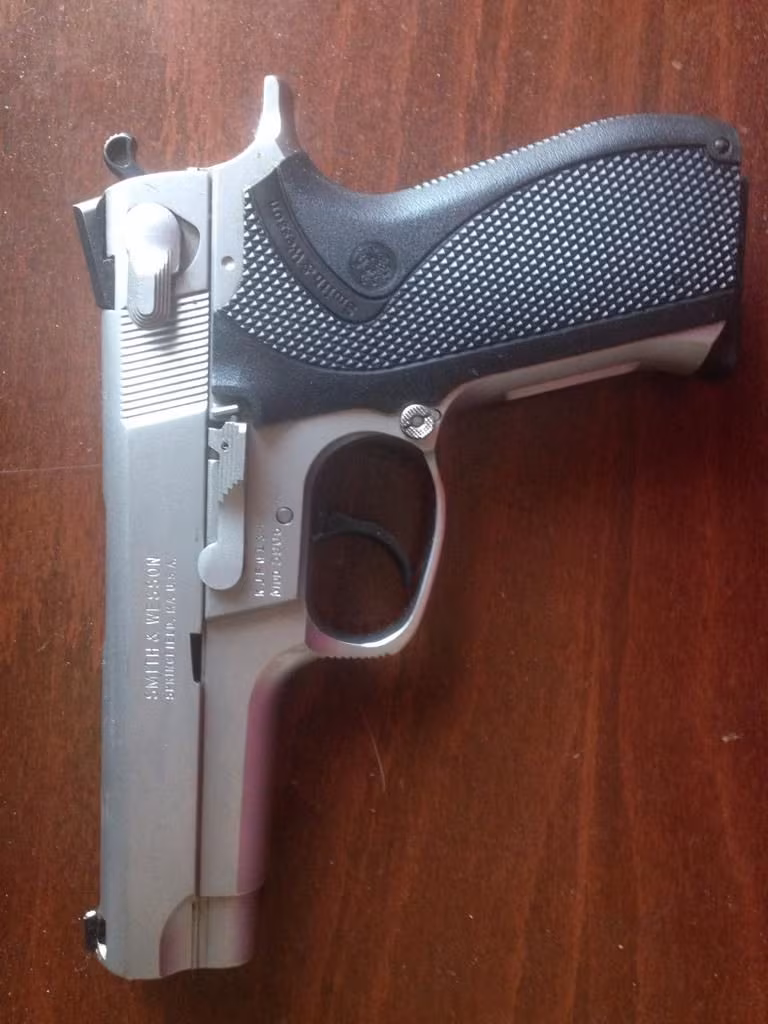 Memurdan taşımalı smith wesson