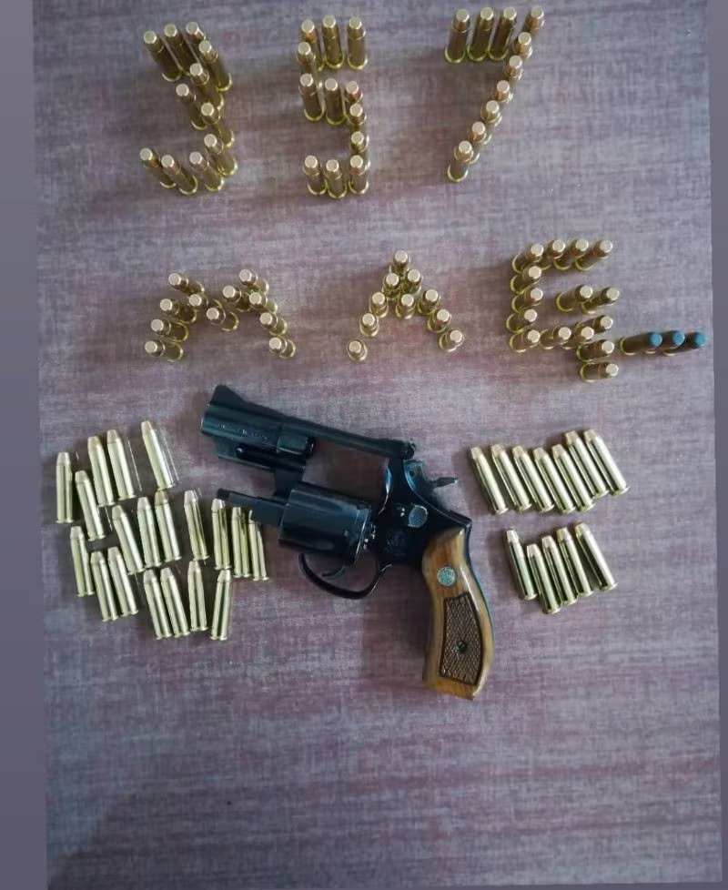 Bulundurma ruhsatlı temiz 357 magnum smith wesson