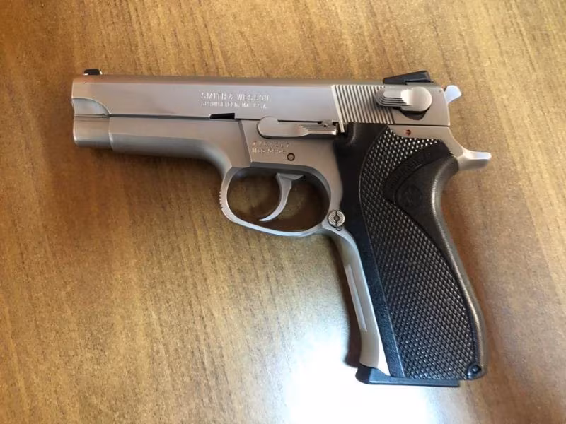 2.el SMİTH WESSON 5906