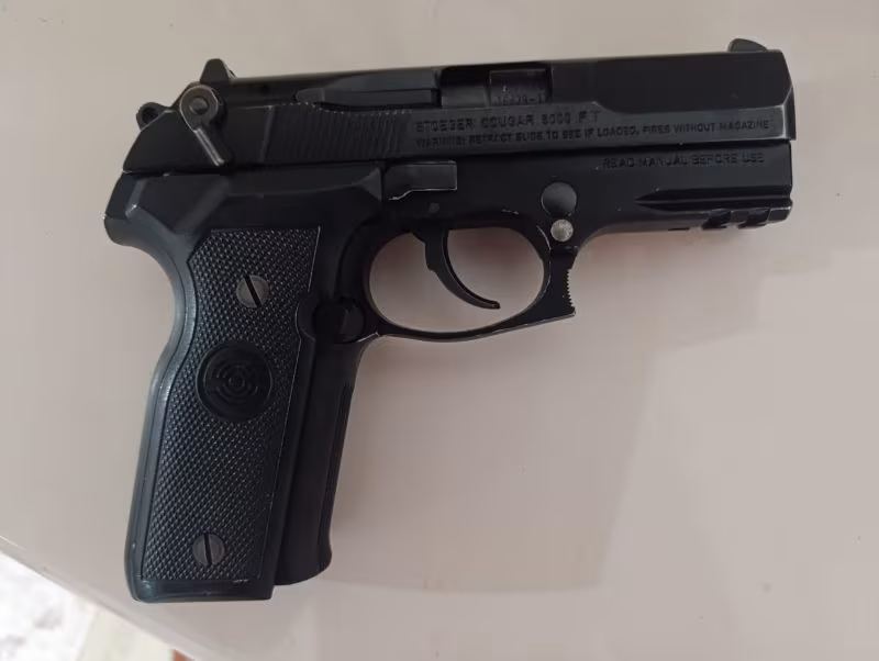 Memurdan temiz tabanca