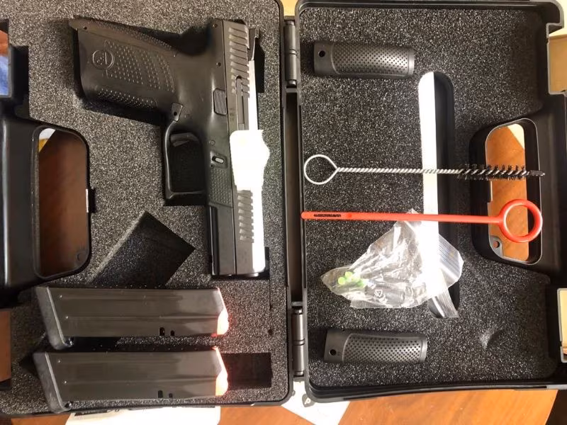 Türkiye, İzmir Sıfır kutusunda CZ P-10C