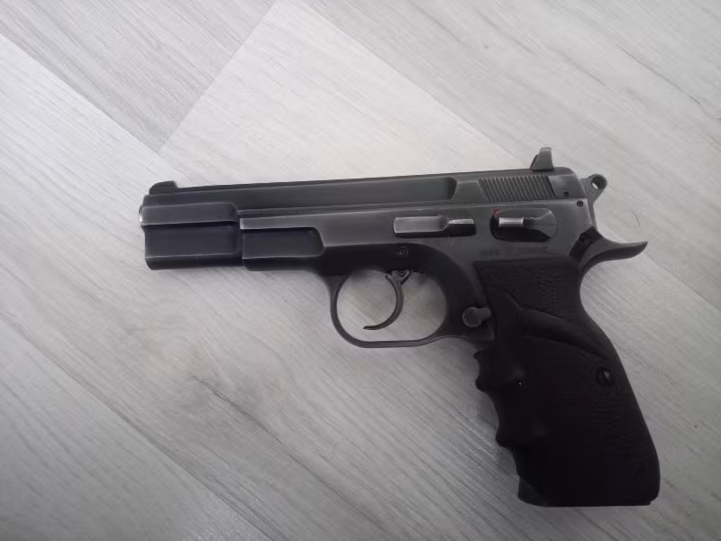 Emniyet personelinden kılıç 2000 light