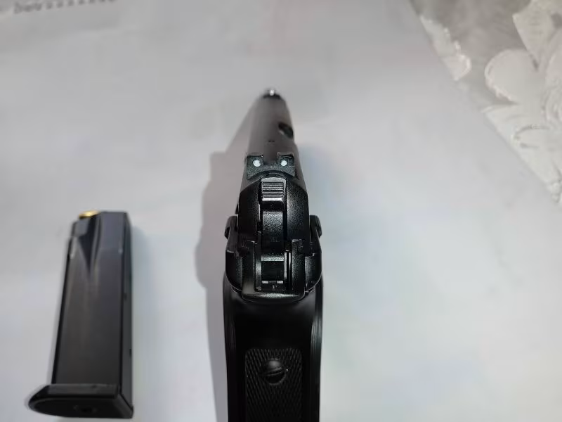 Özel seri çok az bulunan BDA modeli çift hareketli, sig sauer mantığı ile çalışır.