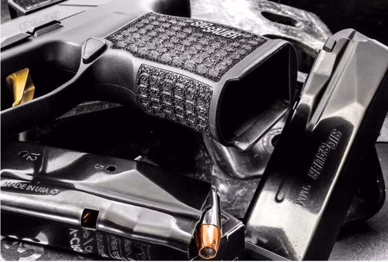 SIG SAUER P365 XL SPECTRE COMP + ROMEO ZERO RED DOT