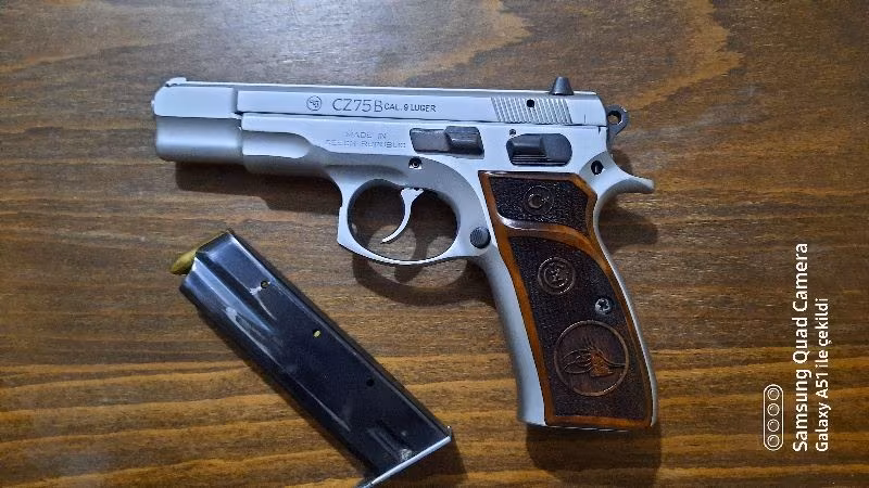 EMEKLİ POLİSTEN 1995 MODEL CZ 75 B
