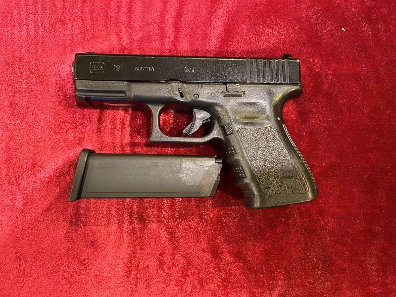 Sahibinden Temiz Glock 19 Gen3 9x19 mm tabanca