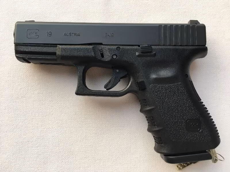 ANAHTARLI SIFIR GLOCK 19