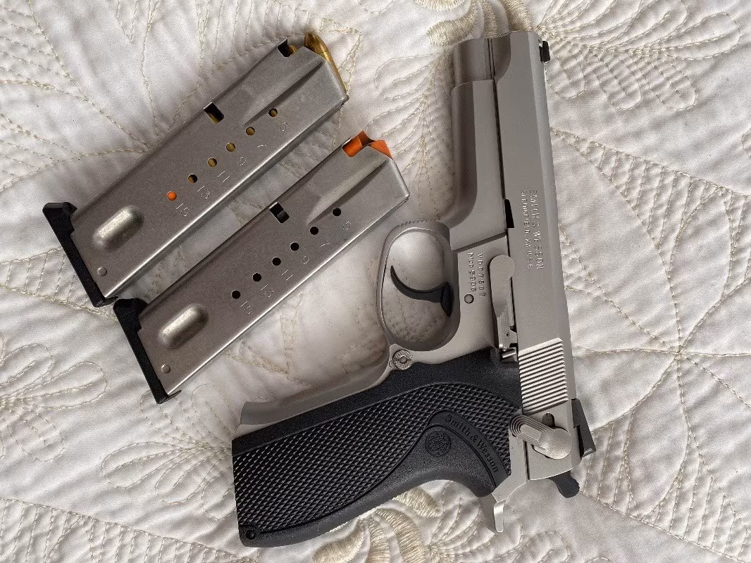Smith&Wesson 5906