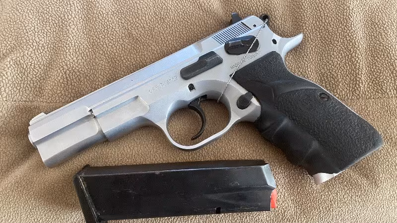 ÇOK AZ KULLANILMIŞ SARSILMAZ KILINÇ 2000