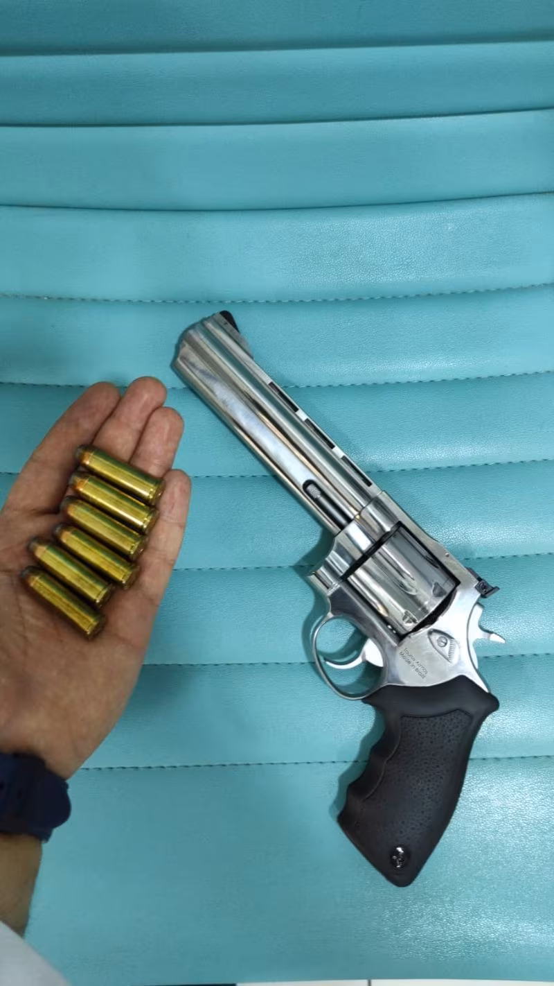 TAURUS 44 MAGNUM