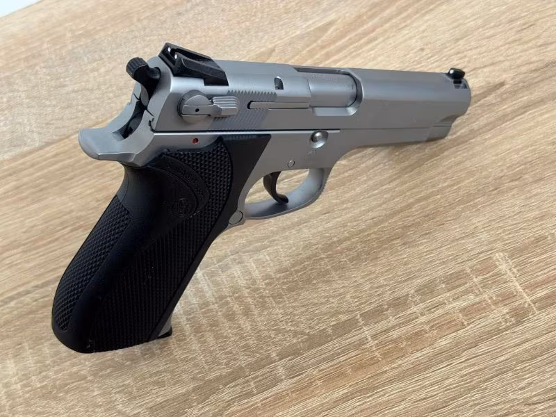 SMITH WESSON 5906