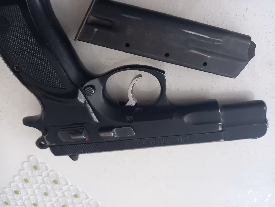 99 model CZ 75 B + 5 kutu mermi+2 şarjör
