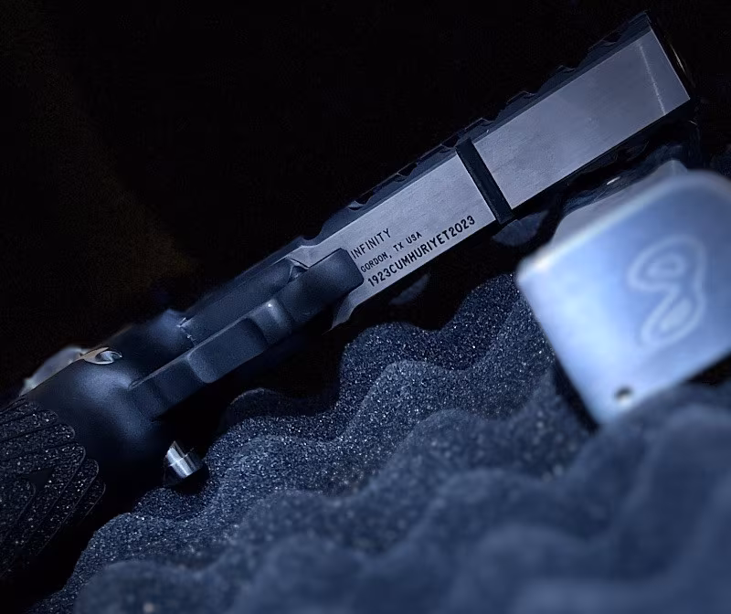 KAMU GÖREVLİSİNDEN CUMHURİYETİN 100.YILINA ÖZEL AY YILDIZLI BİR EFSANE