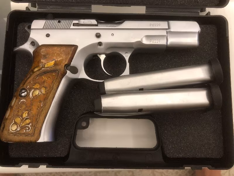 Emniyet Mensubundan Krom Kaplama CZ 75B Cal 9 Luger  Tabanca