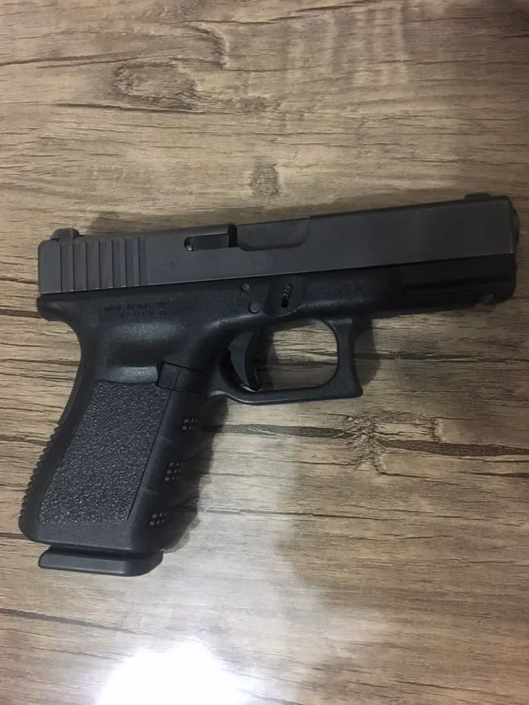 MEMURDAN GLOCK 19