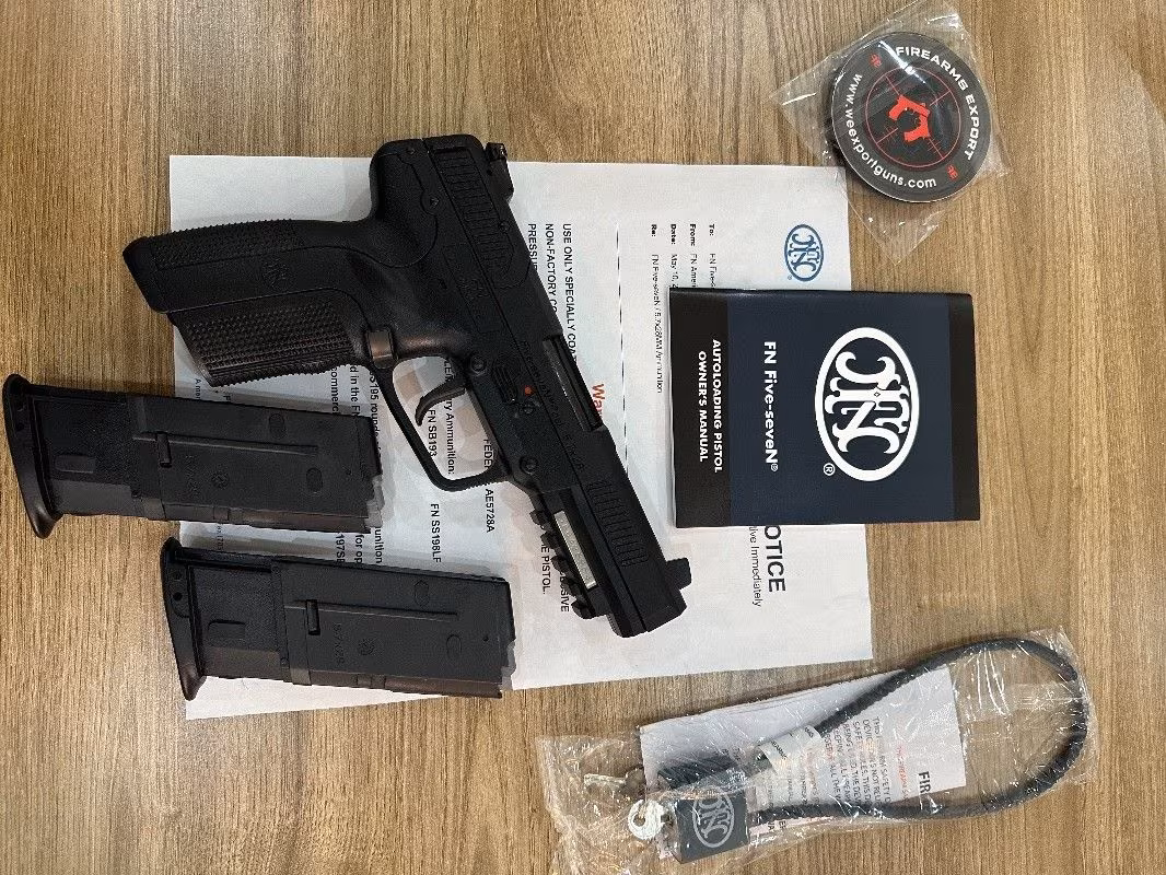 FN 5.7 + 200 fişek + 2 şarjör