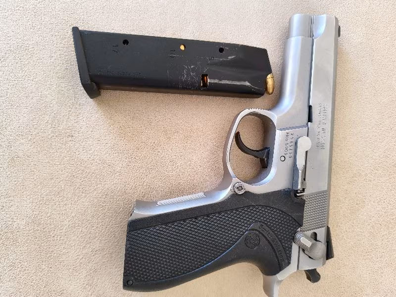 KAMU PERSONELİNDEN SMİTH WESSON 5906