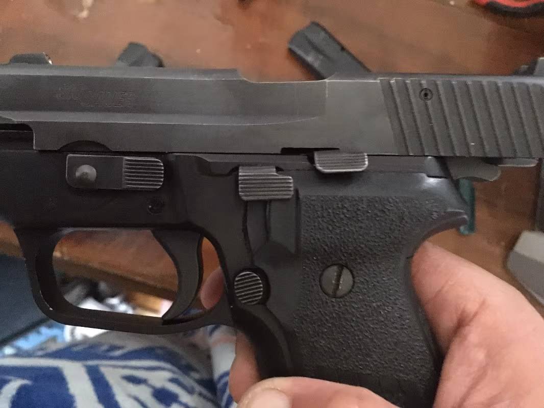 İzmir Kamu memurundan vefat nedeniyle satılık sıgsauer p228