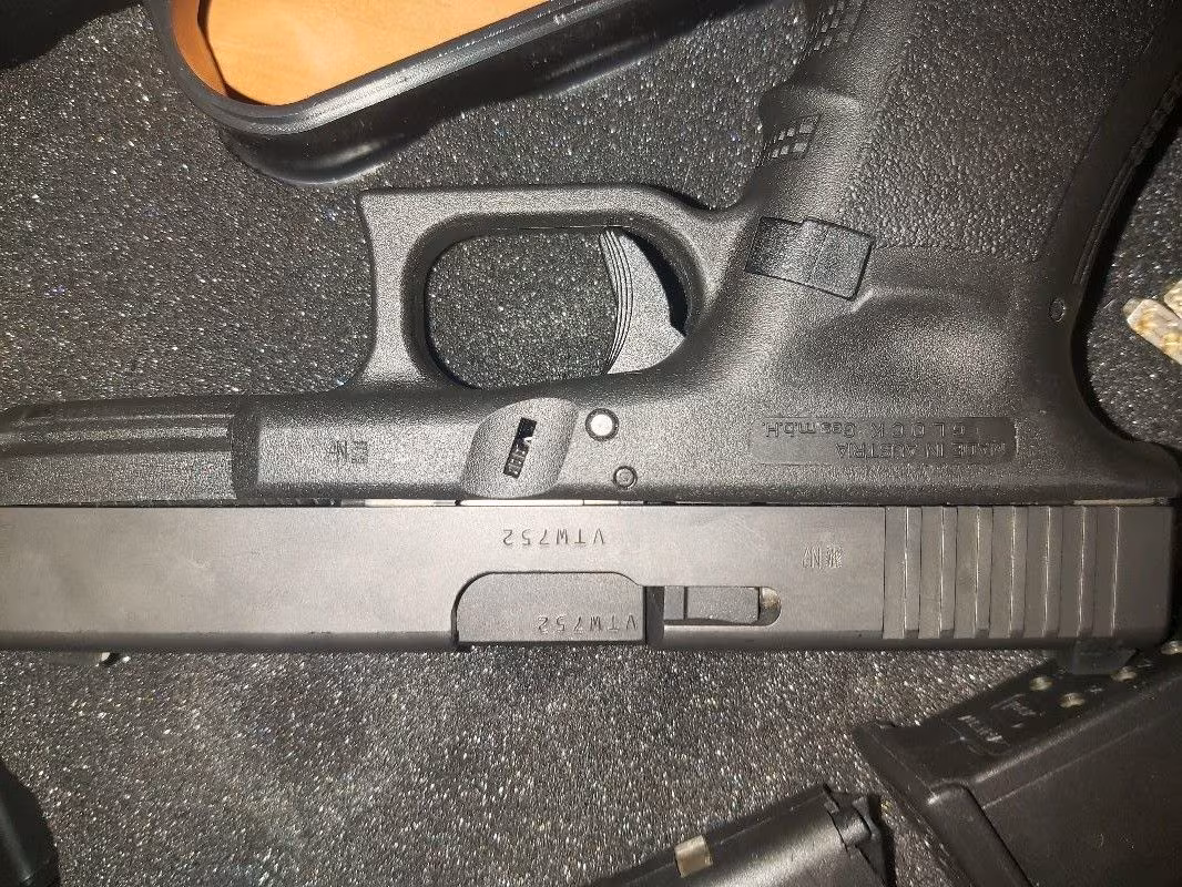 ACİL Anahtarli glock sifir ayarinda