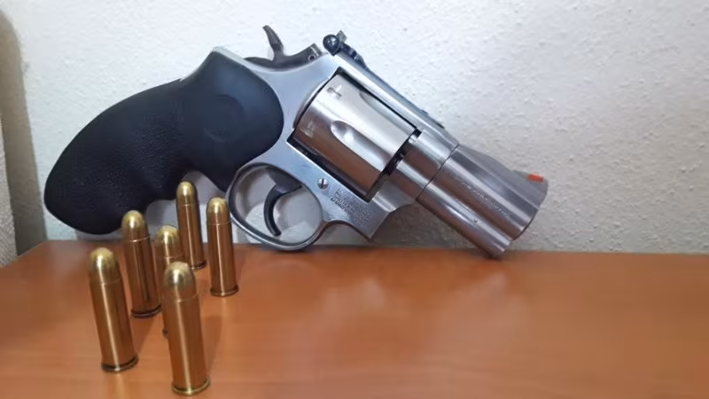 SMİTH WESSON TOPLU 6 PATLAR TERTEMİZ