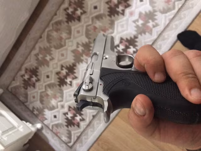 Emekli Polisten tertemiz Smith Wesson 5906