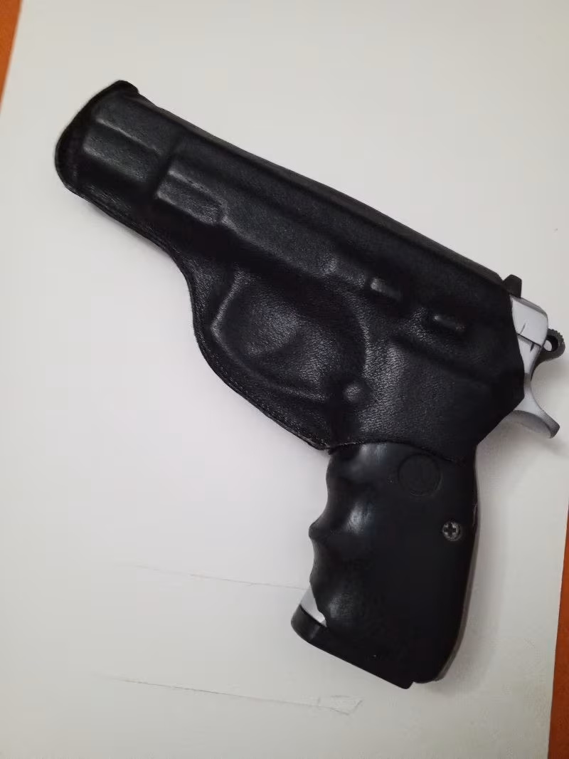 Emekli Polisten Temiz CZ