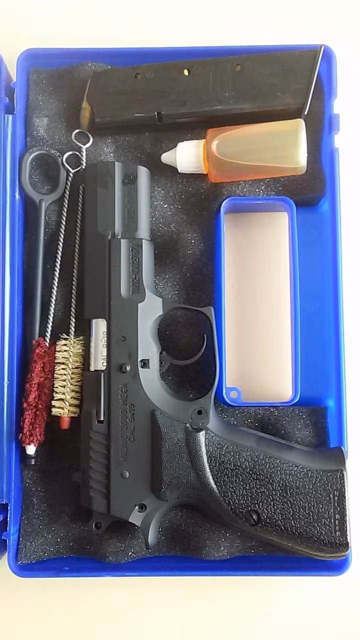 EGM DEN EMEKLİ PERSONELDEN SATILIK RUHSATLI 2.EL SARSILMAZ KILINÇ MEGA 2000 SİYAH 9/19 MM TABANCA