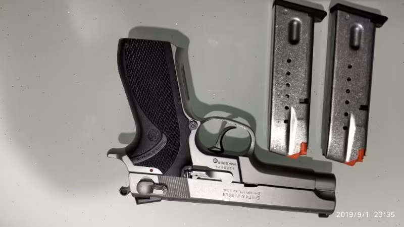 5906 Smith Wesson