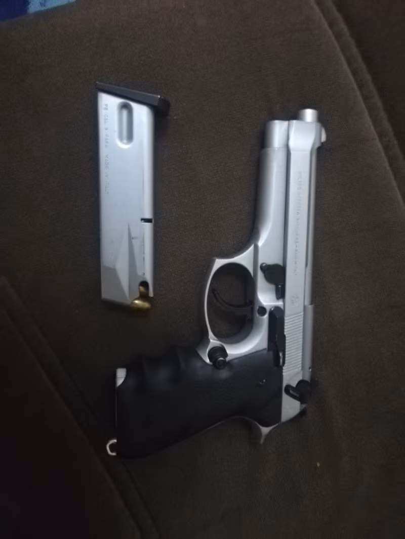 Memurdan satlık ruhsatlı temiz Baretta