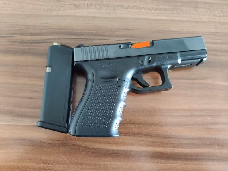 1HAFTALIĞINA İNDİRDİM Polis memurundan GLOCK GEN4