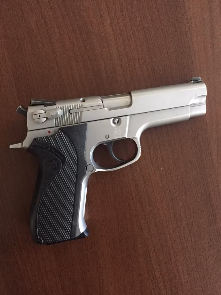 10 mermiden fazla yakılmamış temiz smith wesson