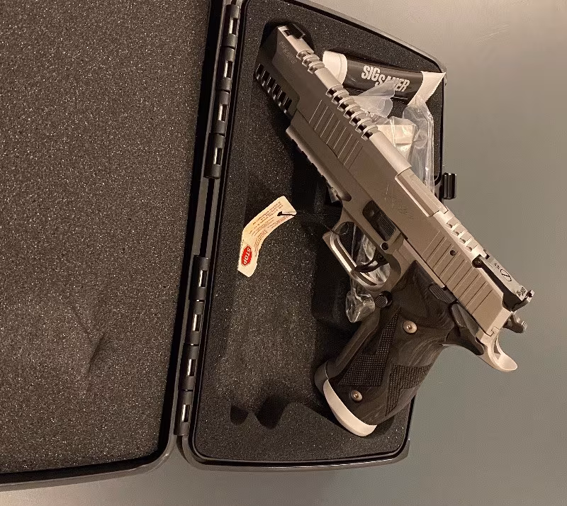 Sigsauer P226 X-Six Skeleton