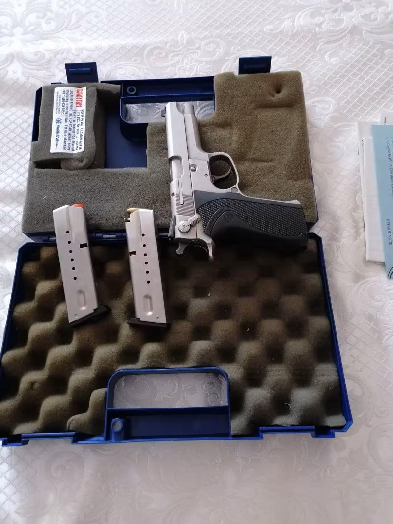 Çok temiz smith wesson 5906