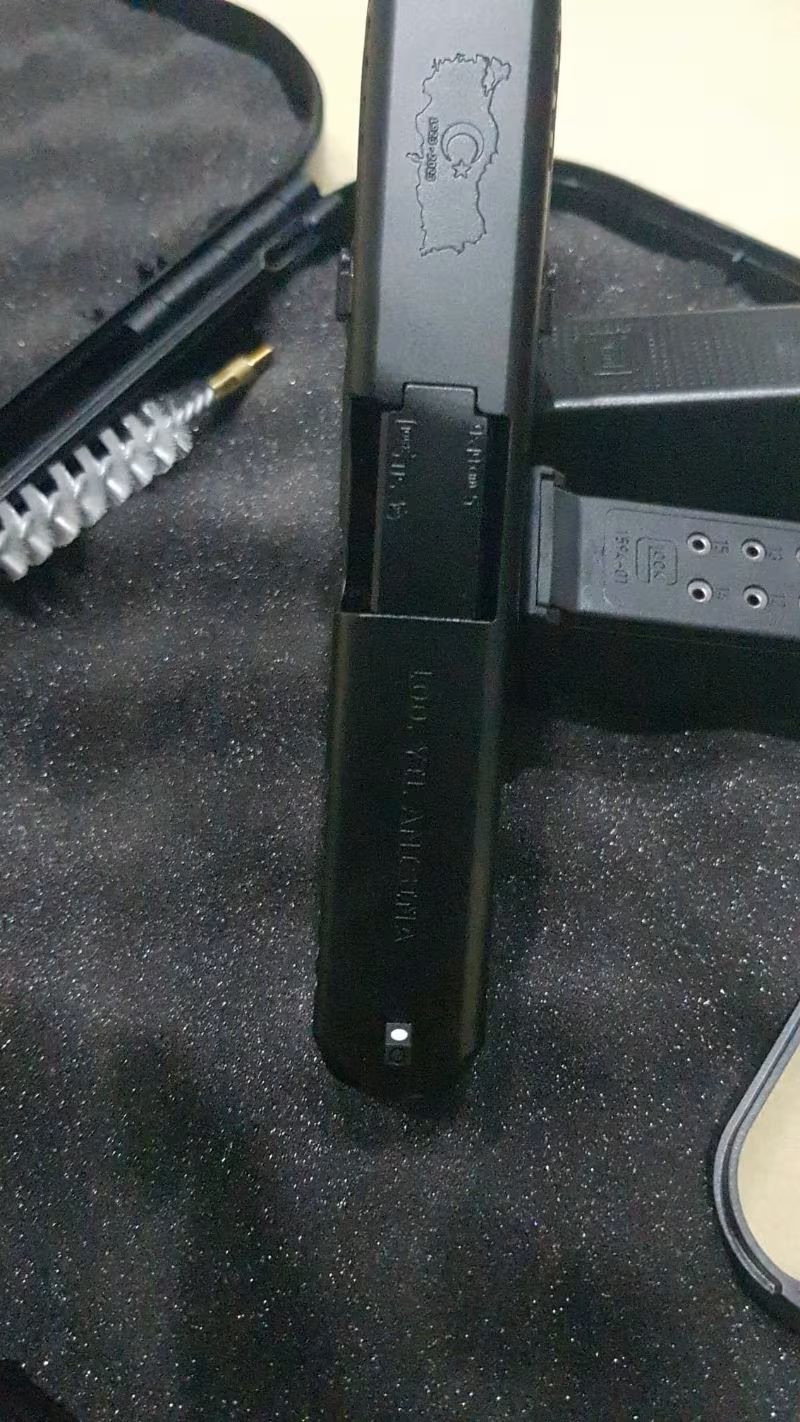 100. Yıla özel Glock 19 Gen 5 Kamu görevlisinden