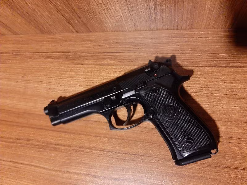 Emekli Subay Silahi f92