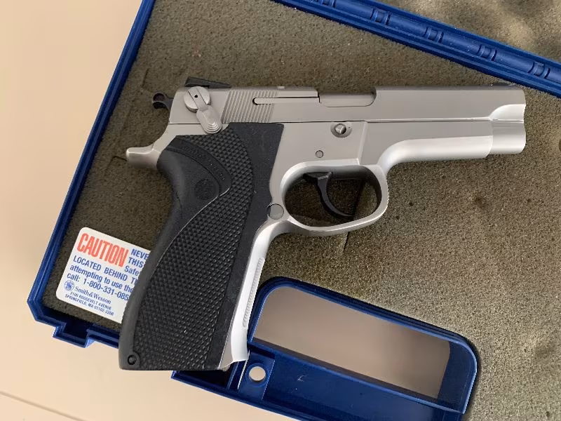 İlk sahibinden çok temiz SMİTH WESSON 5906