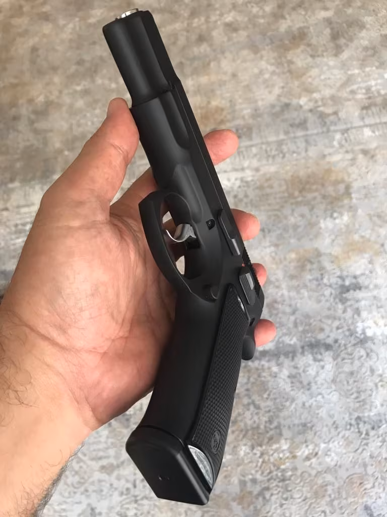 Sıfır ayarında CZ 75b