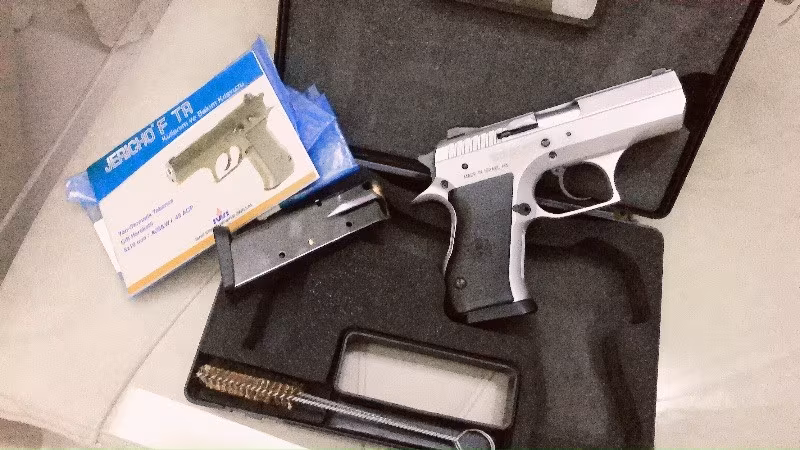 Kamu görevlisi taşıma